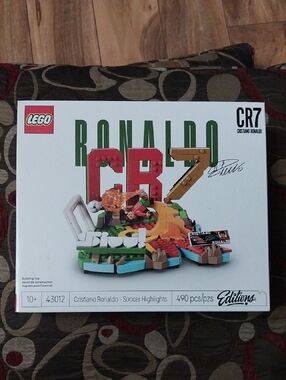 CRISTIANO RONALDO LEGO EDITIONS CR7 490 PIECES NEW FREE SHIPPING!! ON HAND!!